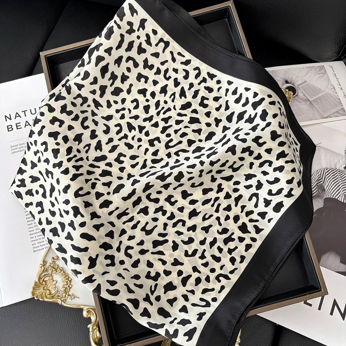 Nala – Kleines Tuch mit Leo-Print