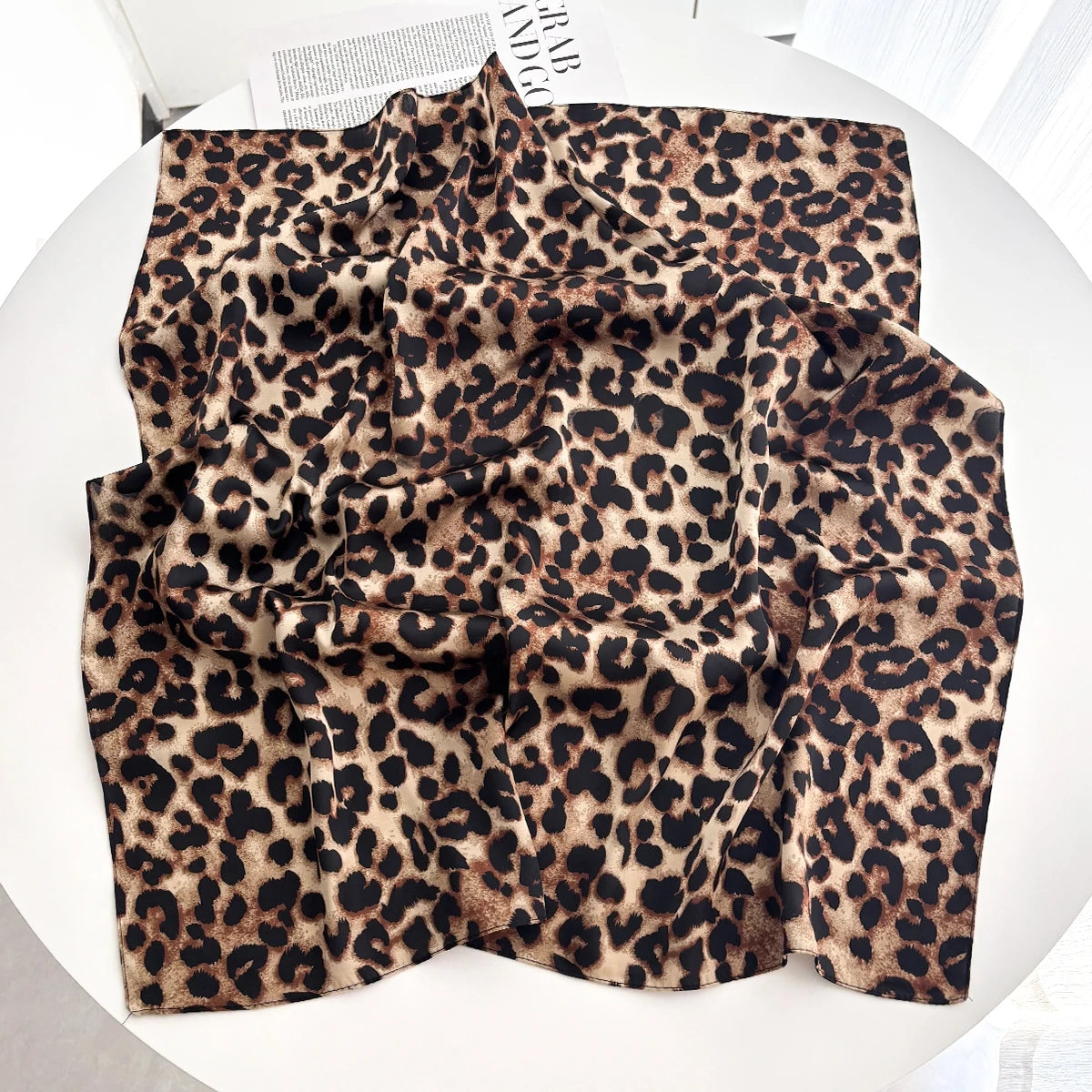 Nala – Kleines Tuch mit Leo-Print