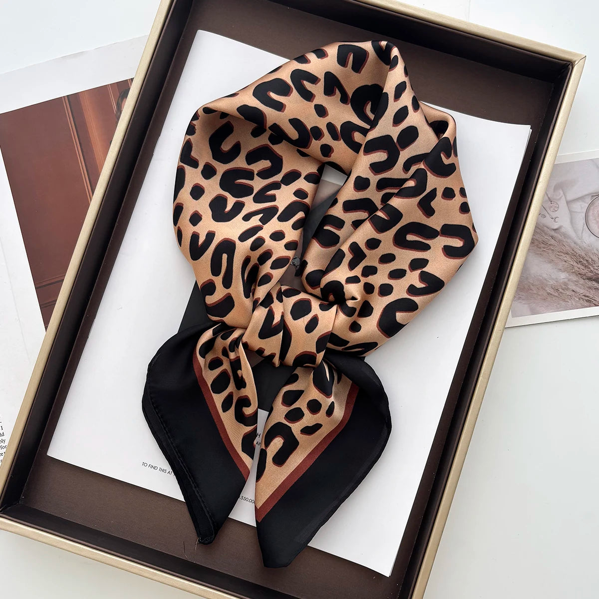 Nala – Kleines Tuch mit Leo-Print