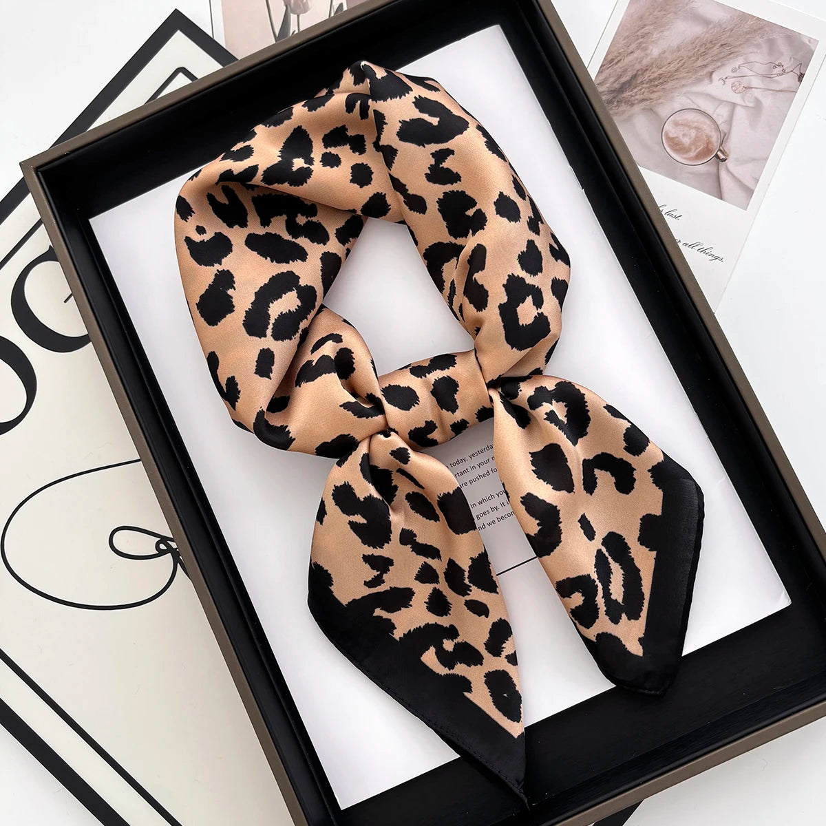 Nala – Kleines Tuch mit Leo-Print