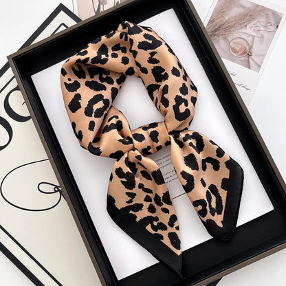 Nala – Kleines Tuch mit Leo-Print