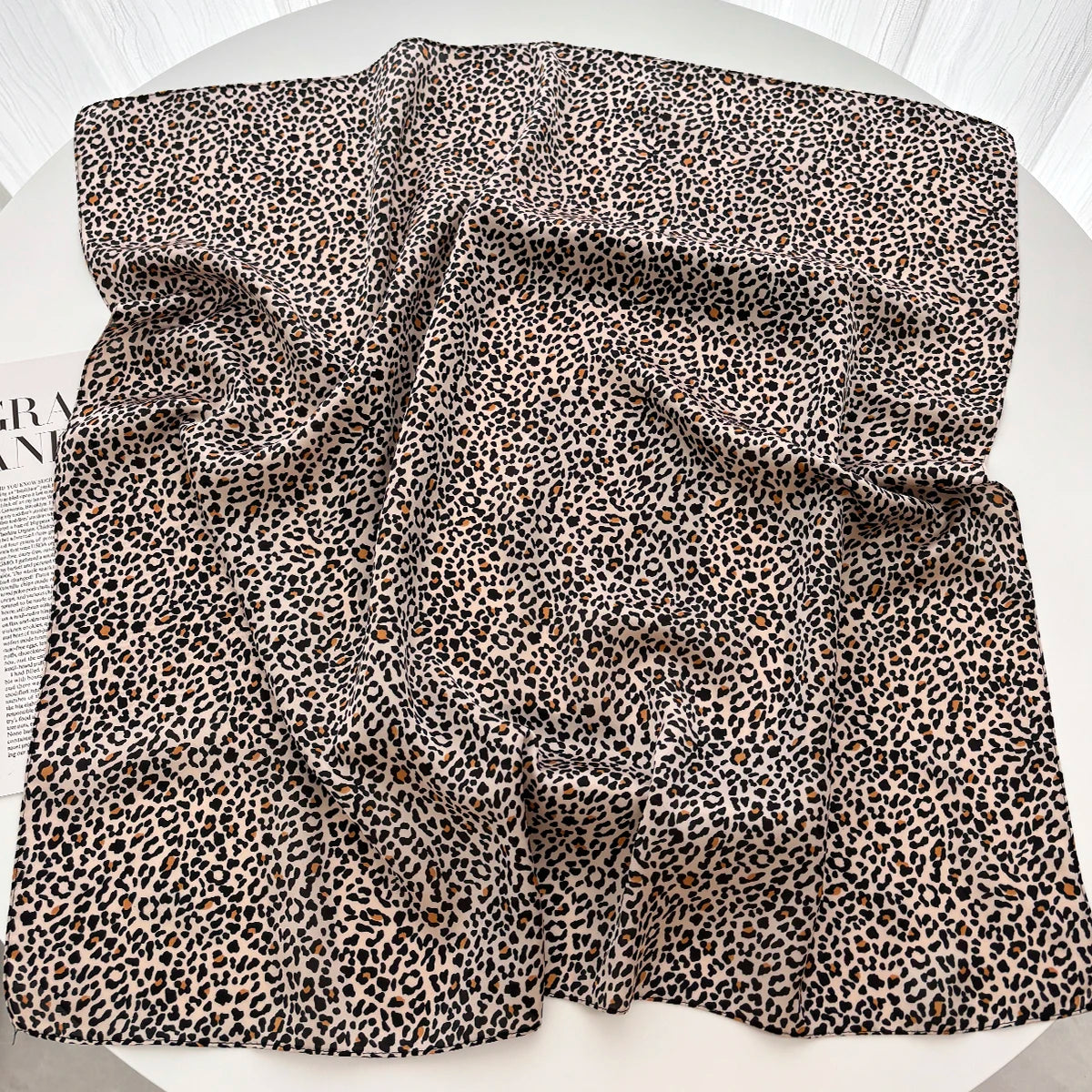 Nala – Kleines Tuch mit Leo-Print