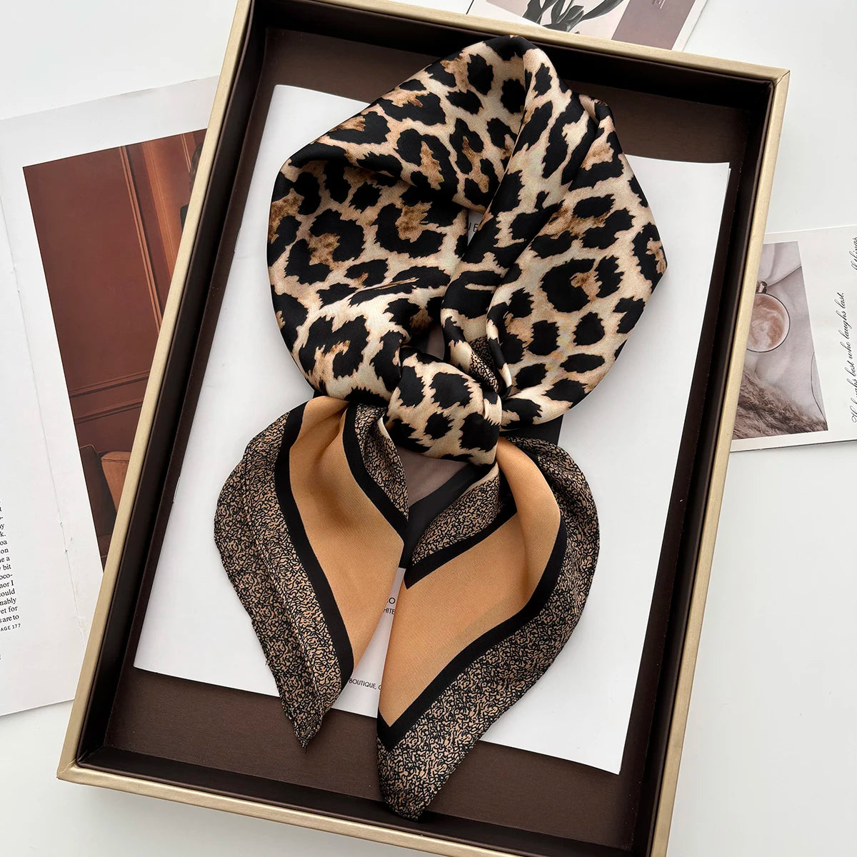 Nala – Kleines Tuch mit Leo-Print