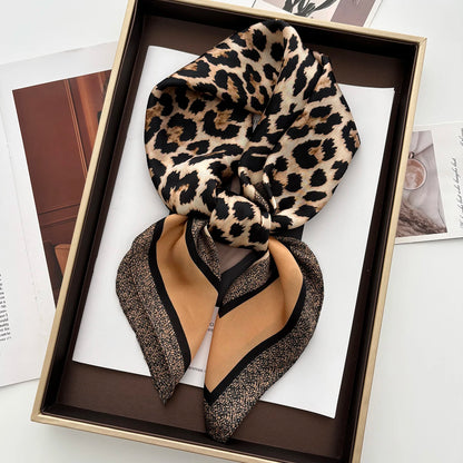 Nala – Kleines Tuch mit Leo-Print