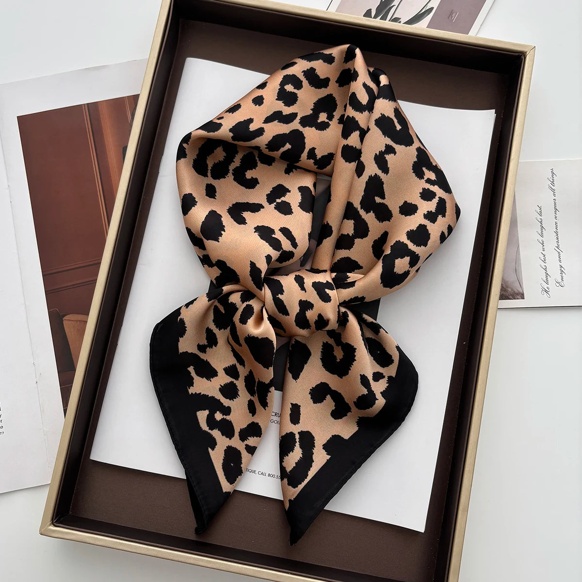 Nala – Kleines Tuch mit Leo-Print