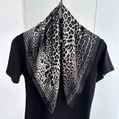 Nala – Kleines Tuch mit Leo-Print