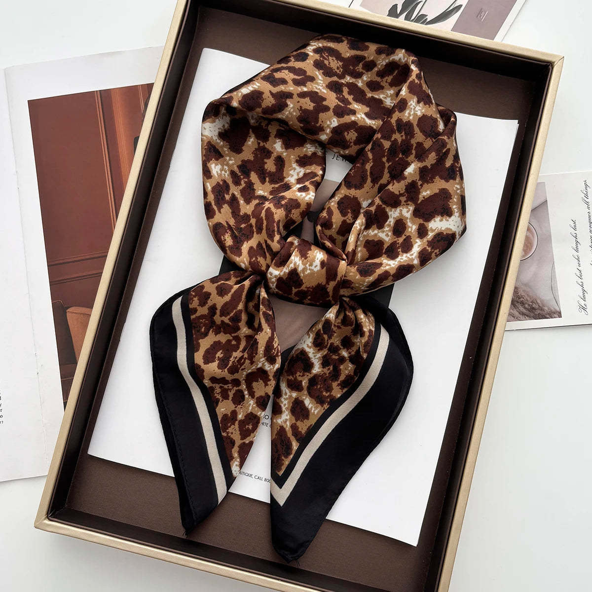 Nala – Kleines Tuch mit Leo-Print