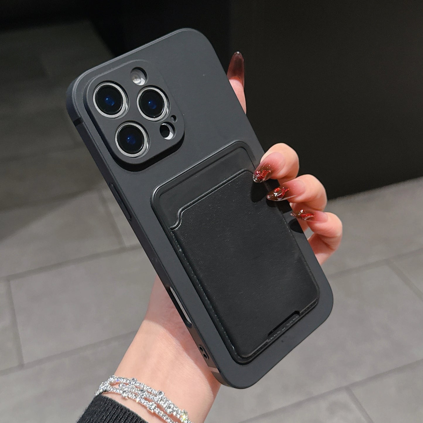 Luxe – Silikon Handyhülle mit Kartenfach