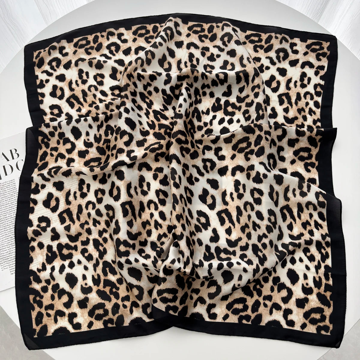 Nala – Kleines Tuch mit Leo-Print