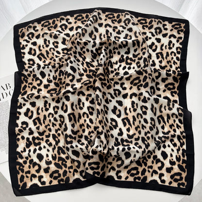 Nala – Kleines Tuch mit Leo-Print