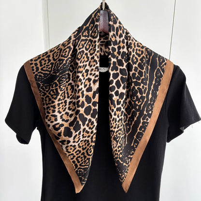 Nala – Kleines Tuch mit Leo-Print